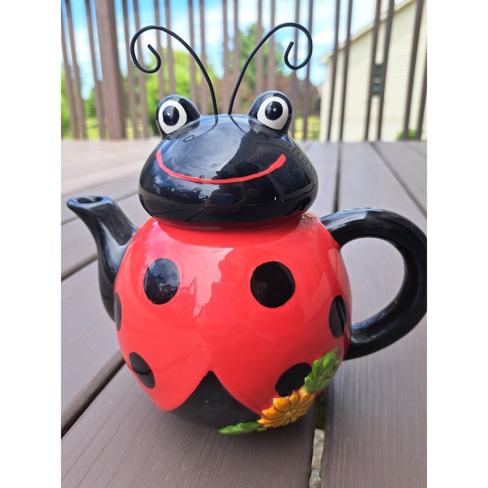 Collection ETC Ceramic Ladybug Kitchen Teapot Red Decorative Collectable